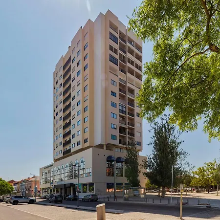 Panoramic View Apartment, By Match Apartment Setubal
