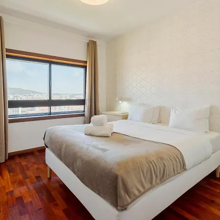 Panoramic View Apartment, By Match Setubal